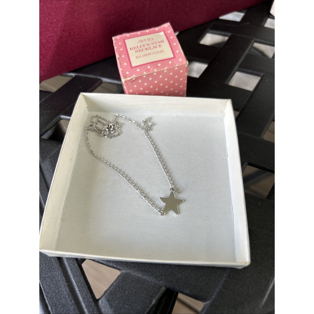 Vintage 1976 Pink Box Avon Kelly's Star Necklace Silver Tone Little Girls